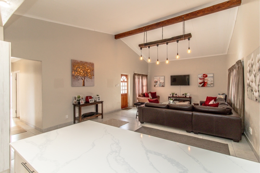 3 Bedroom Property for Sale in Franskraal Western Cape